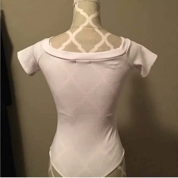 4 blouses!! - Picture 7 of 8